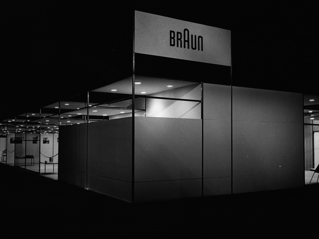 Archillect ID 407412