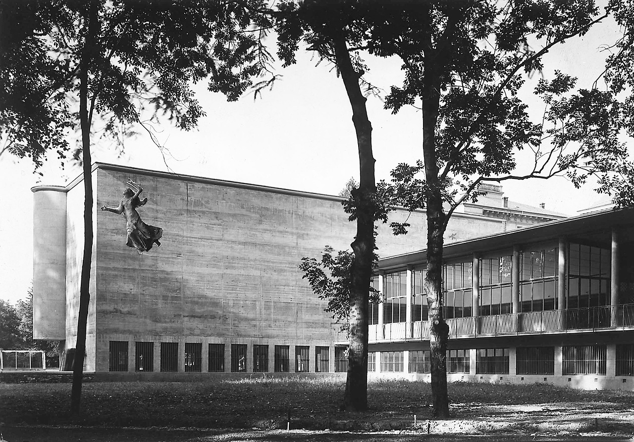 Archillect ID 407545