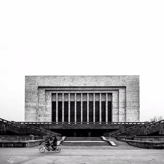 Archillect ID 407553