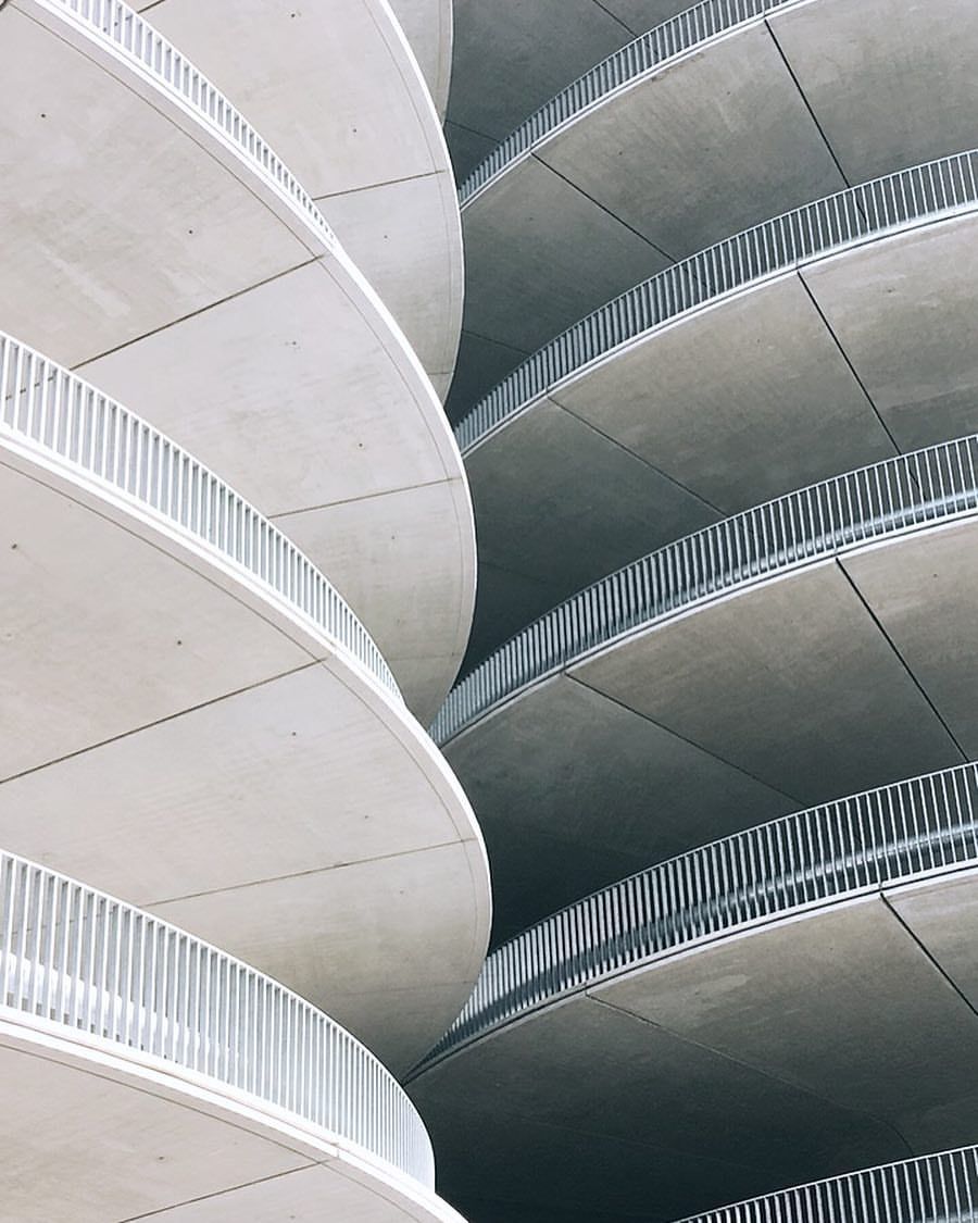 Archillect ID 407565