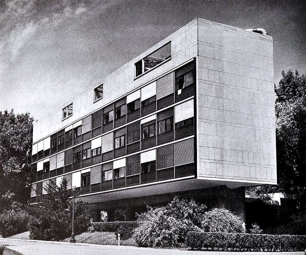 Archillect ID 407584