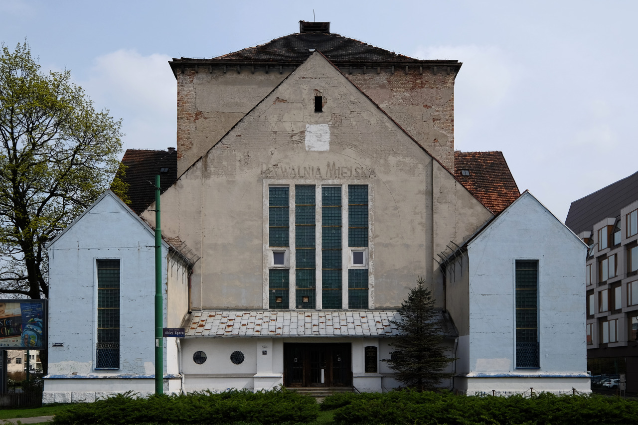 Archillect ID 407646