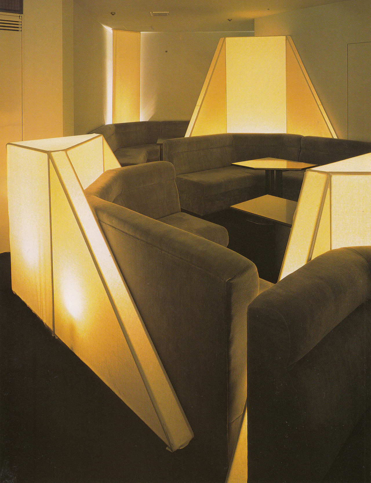 Archillect ID 407764