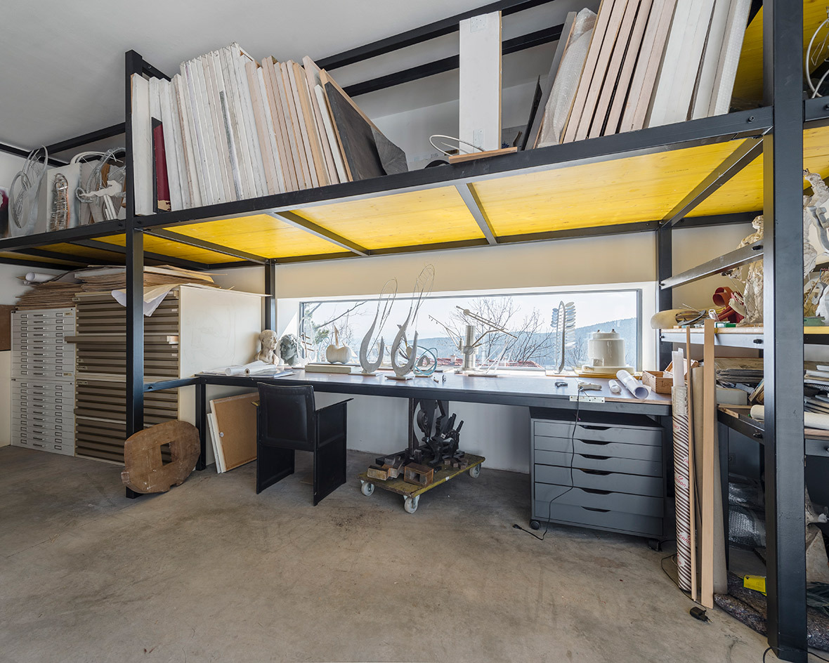 Archillect ID 407946