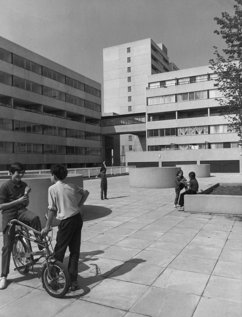 Archillect ID 408224