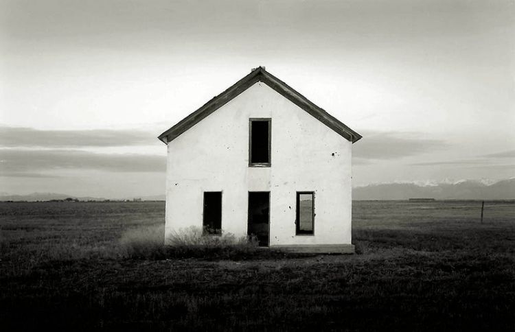 Archillect ID 408244