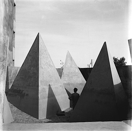 Archillect ID 408262