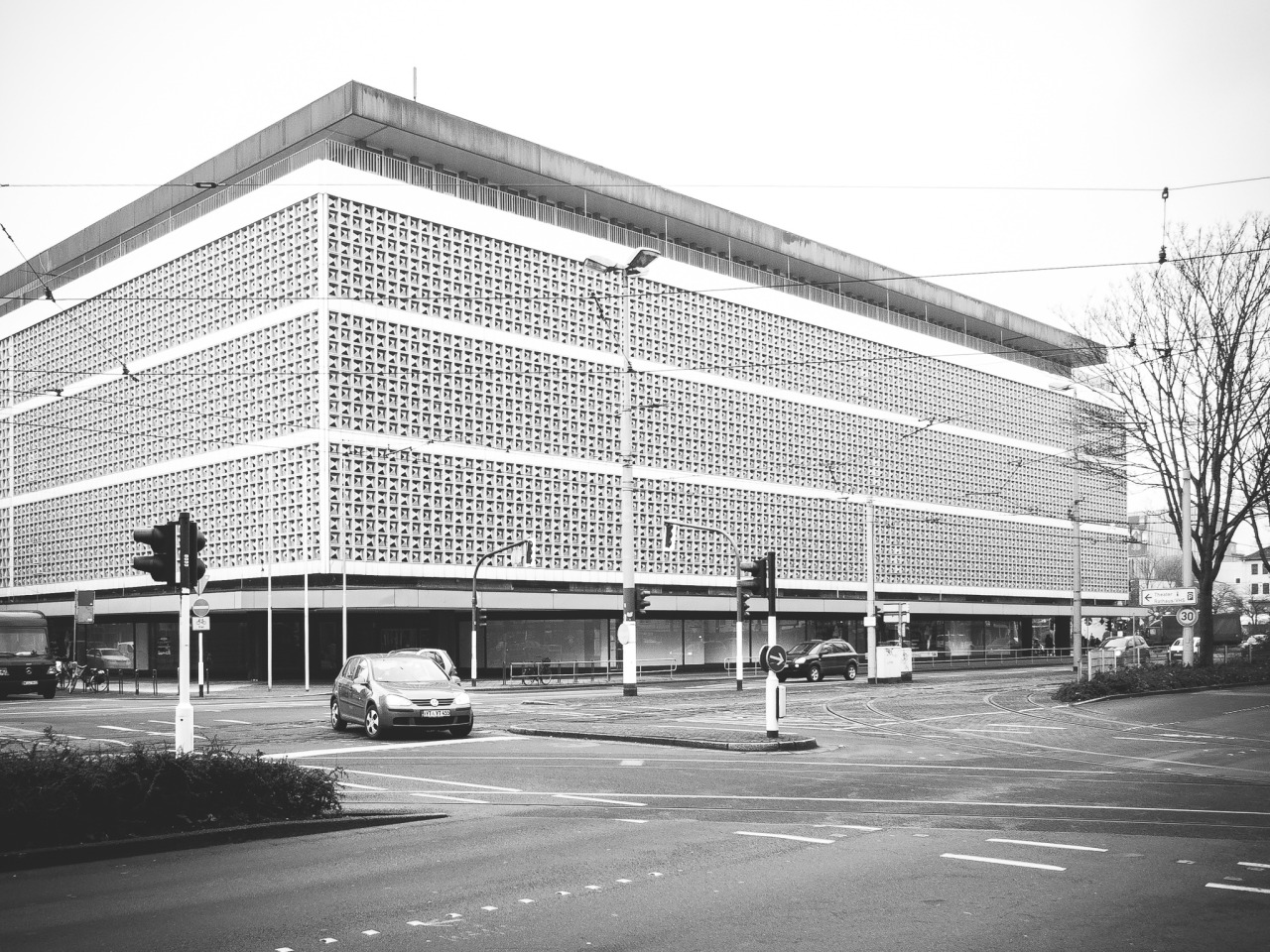 Archillect ID 408437