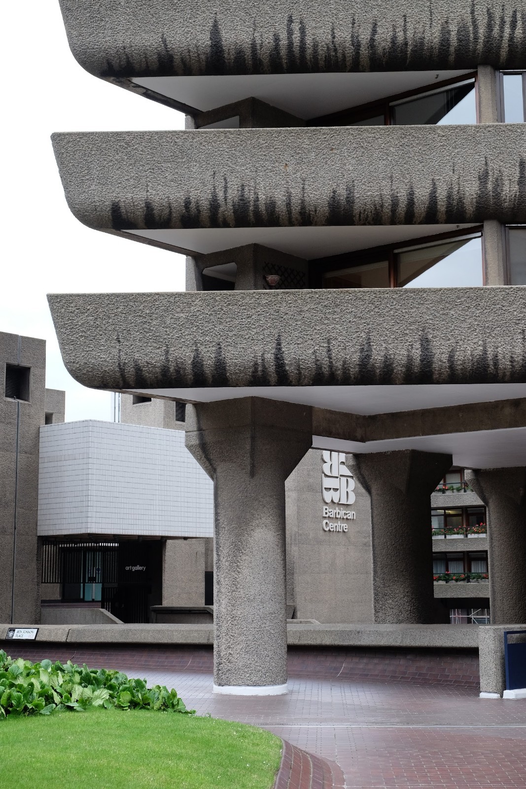 Archillect ID 408461