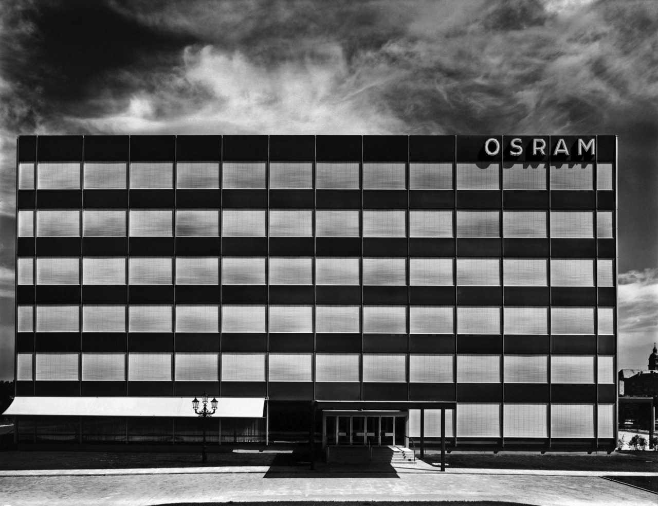 Archillect ID 408502