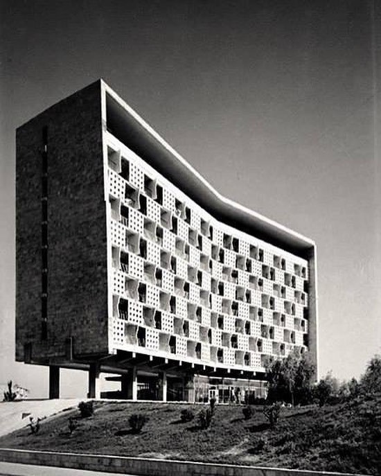 Archillect ID 408796