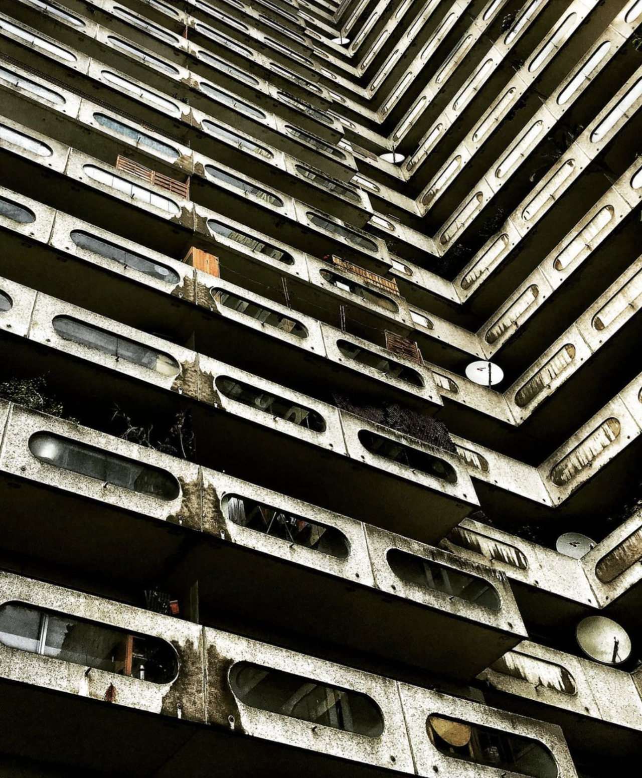 Archillect ID 409039