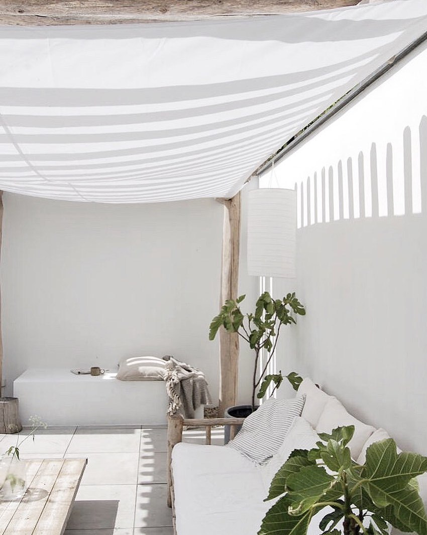 Archillect ID 409077