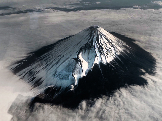 Archillect ID 409091