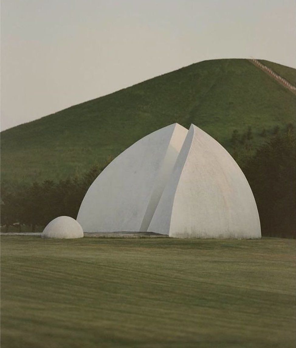 Archillect Archive ID 409317