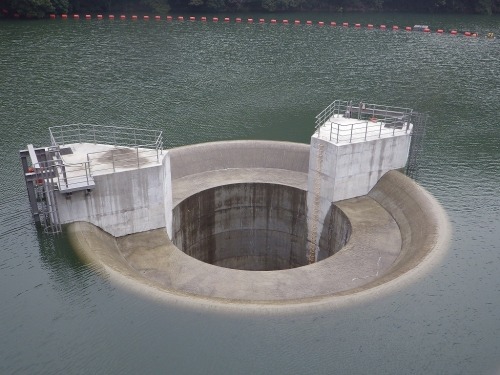 Archillect ID 409712